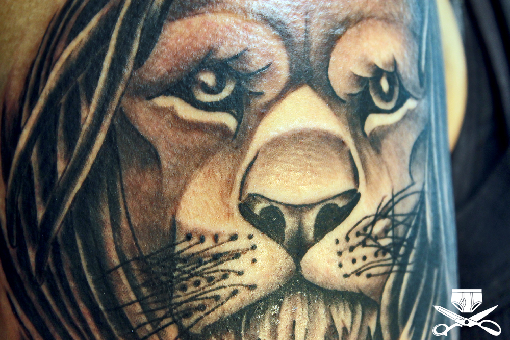 black and gray lion face tattoo hautedraws